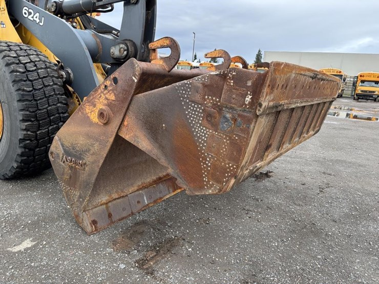 2005-deere-624j-image-10