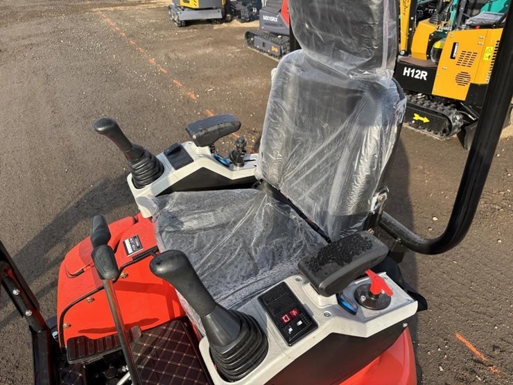 2025-tpm-18k-hydraulic-excavator-image-19