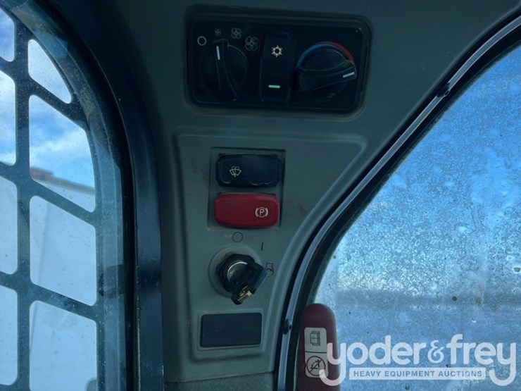 2023-caterpillar-259d3-image-25