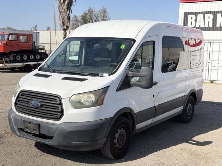 2015-ford-transit-image-1
