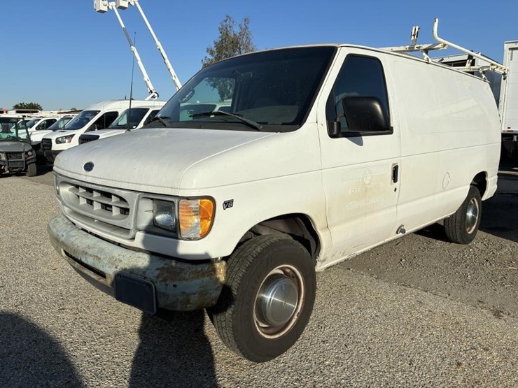 2001-ford-e250-image-1