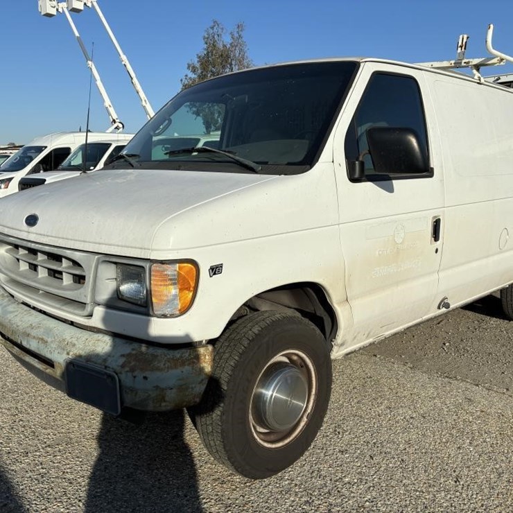 2001 FORD E250