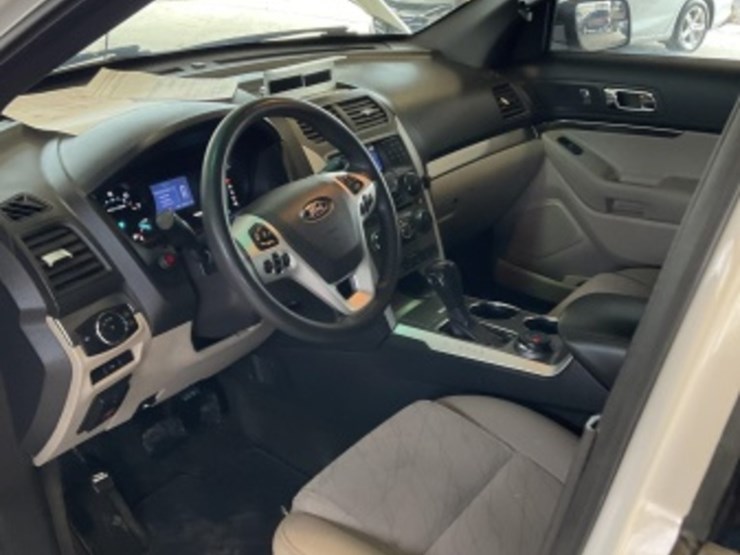 2013-ford-explorer-image-22