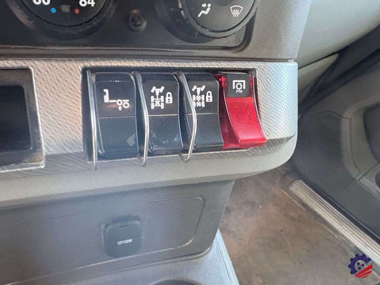 2019-kenworth-t880-image-59