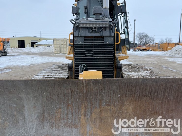 2016-deere-700k-lgp-image-62