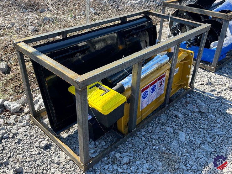 2026-agt-sshh680-skid-steer-breaker-attachment-image-8