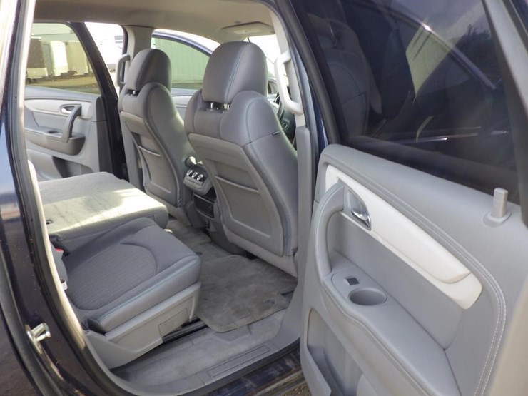 2015-chevrolet-traverse-image-8