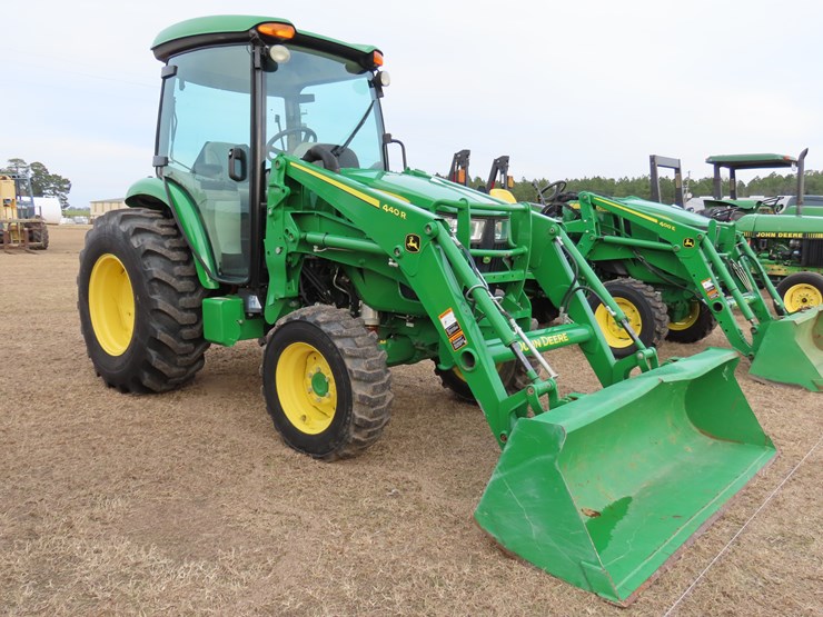 2021-john-deere-4044r-image-2