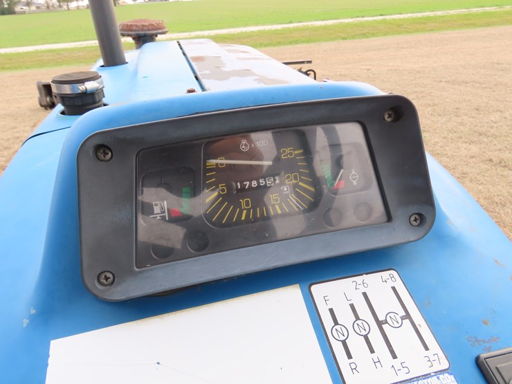 new-holland-3930-image-14