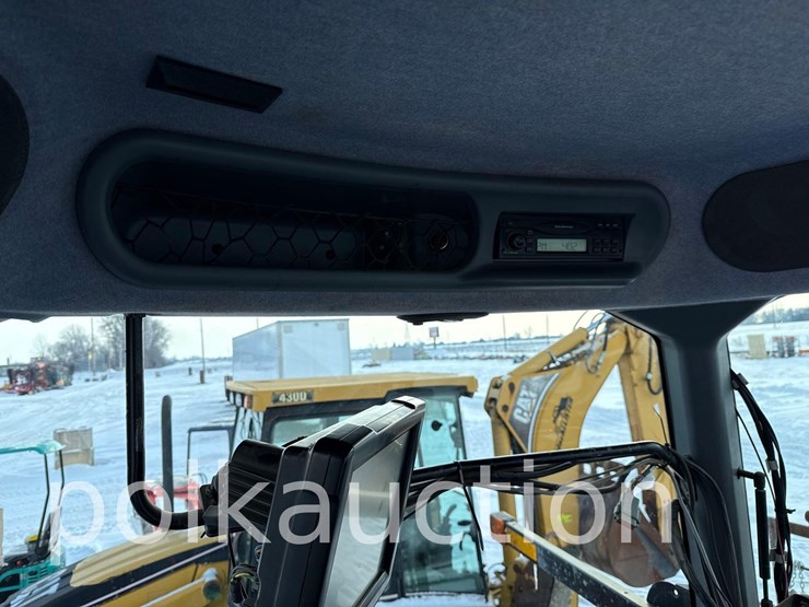 2008-new-holland-t8030-image-23