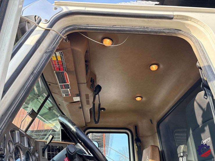 2017-mack-granite-gu713-image-47