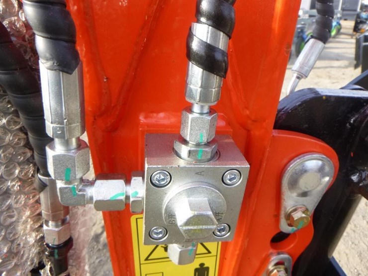 2025-tpm-18bs-hydraulic-excavator-image-14