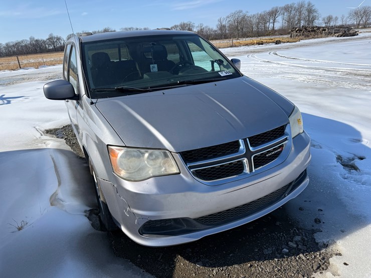 2014-dodge-grand-caravan-image-3