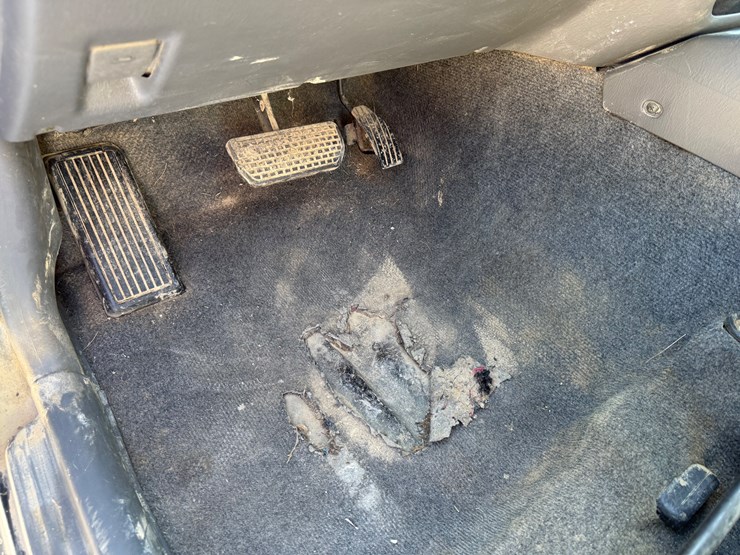 2004-chevrolet-tracker-image-23