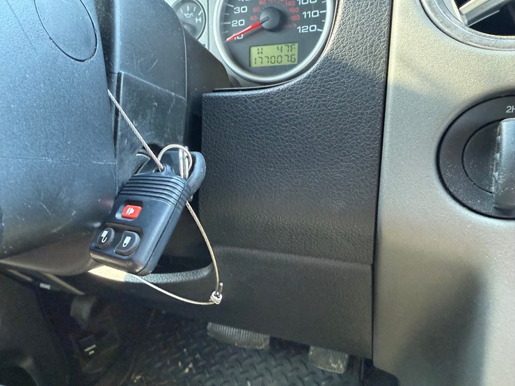 2005-ford-f150-image-40