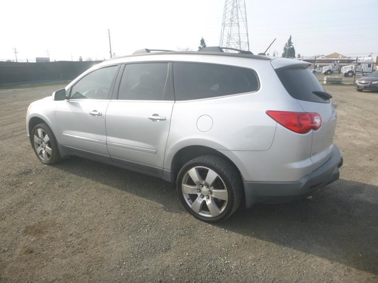 2012-chevrolet-traverse-image-4