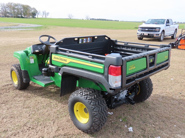 2024-john-deere-tx-4x2-image-9