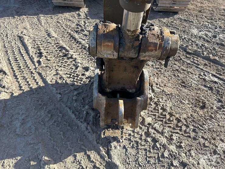 2013-deere-210g-image-21