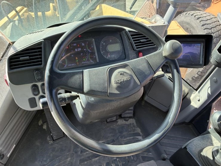 komatsu-wa380-image-21