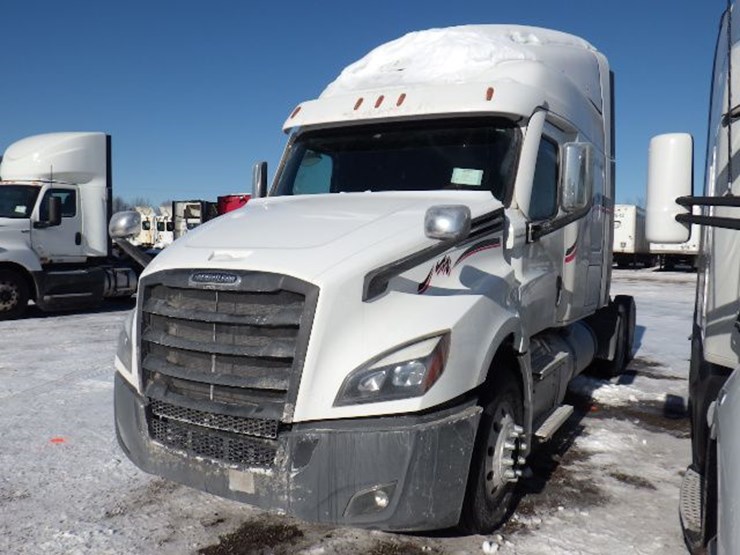 2020-freightliner-cascadia-126-image-1