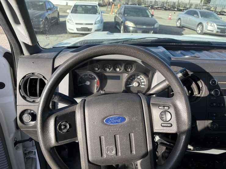 2015-ford-f550-image-11