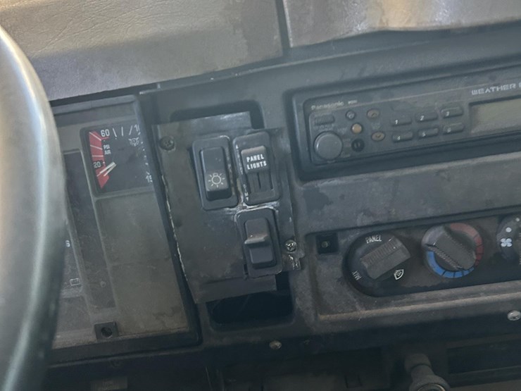 2001-international-4700-image-36