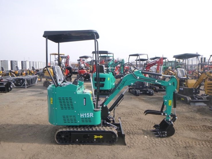 2025-agt-h15r-hydraulic-excavator-image-7