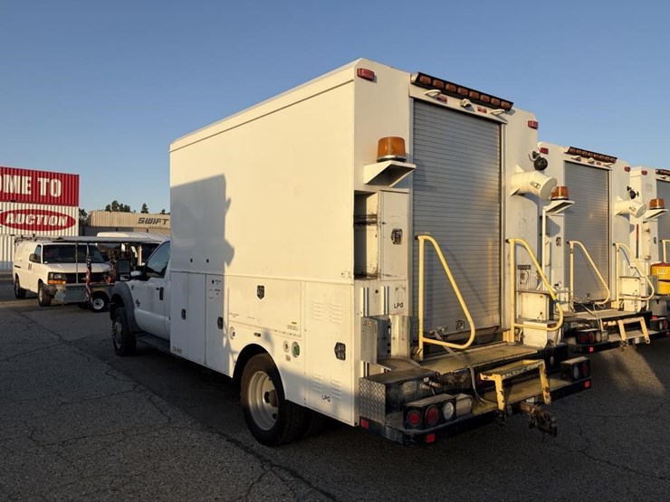 2011-ford-f550-image-4