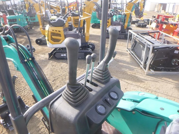 2025-agt-qk16r-hydraulic-excavator-image-21