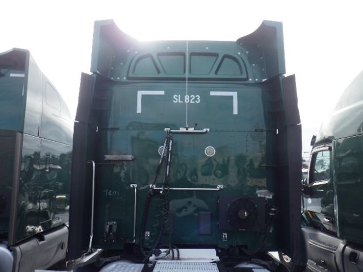 2019-peterbilt-579-image-16