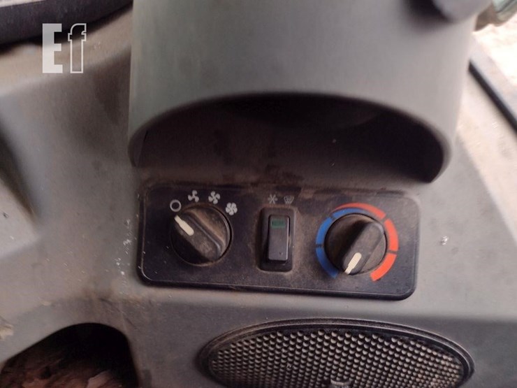 2017-bobcat-t595-image-12