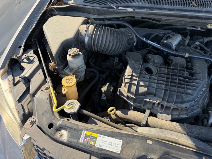 2014-dodge-grand-caravan-image-24