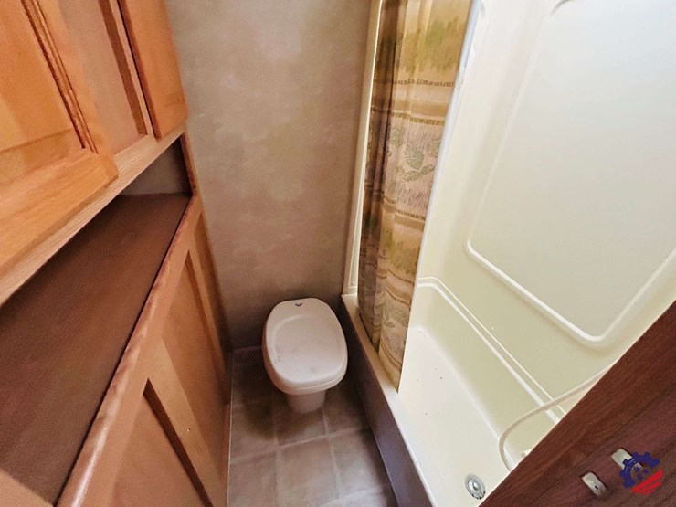 2003-forest-river-wildcat-28rk-t/a-camper-gooseneck-trailer-image-72