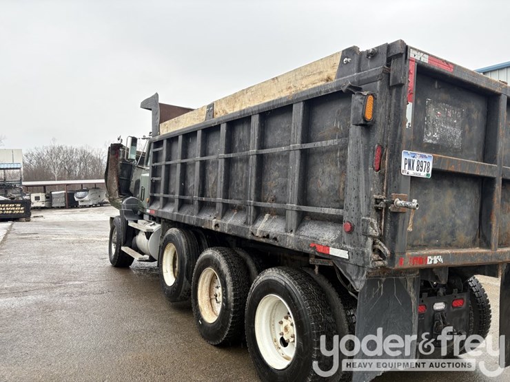 1999-mack-cl700-image-3