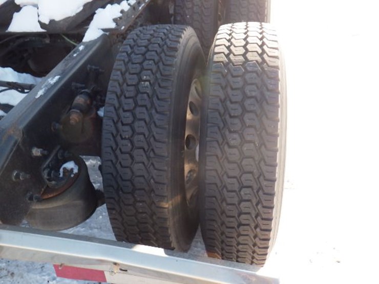 2019-freightliner-cascadia-125-image-10