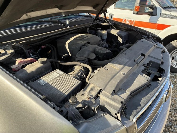 2008-chevrolet-tahoe-image-25