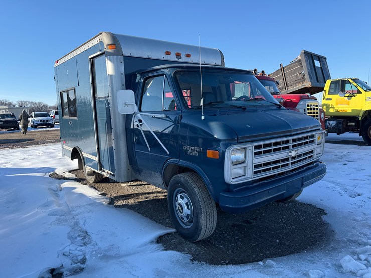 1991-chevrolet-c30-image-3