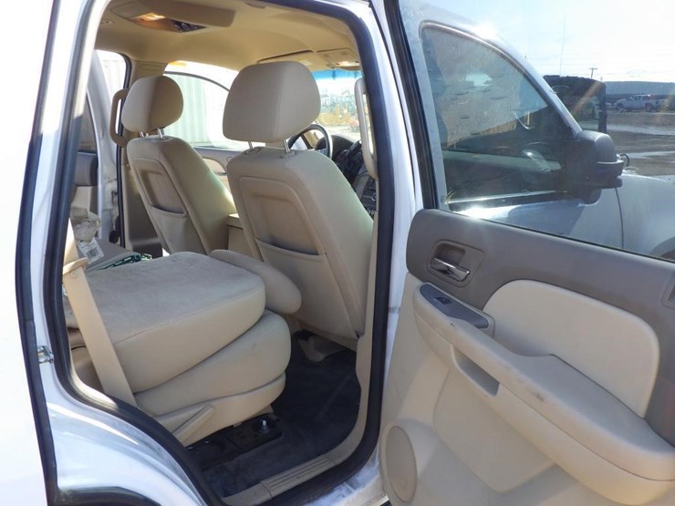 2014-chevrolet-tahoe-image-8