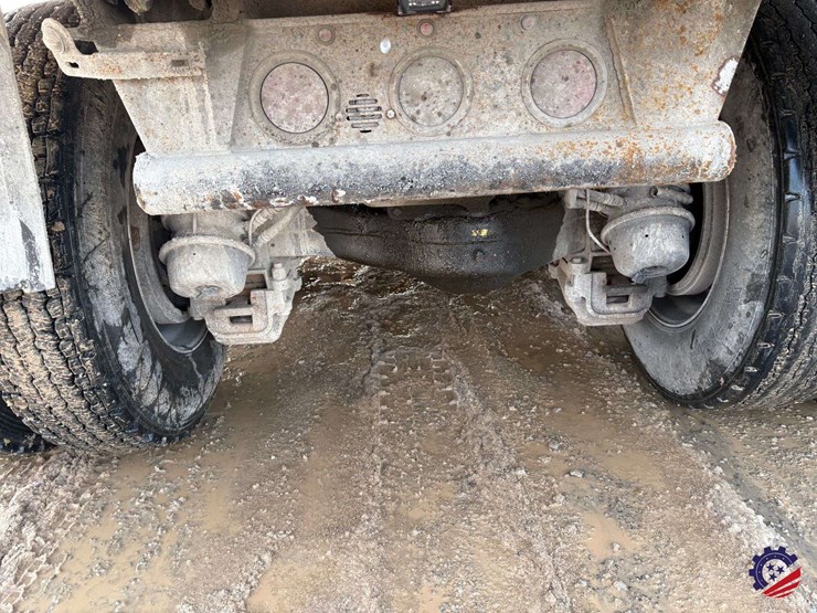 2017-mack-granite-gu713-image-22