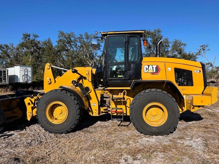 2025-caterpillar-938-image-2