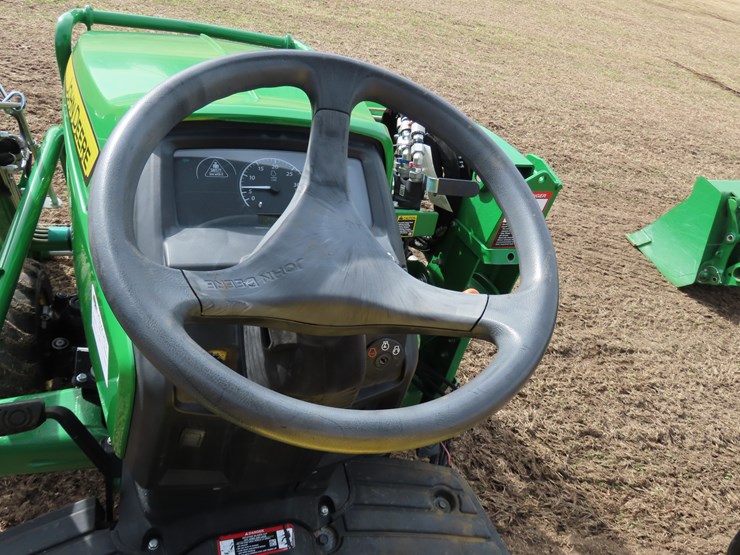 2023-john-deere-1025r-image-16