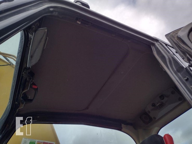 2019-kobelco-sk140sr-lc-5-image-15