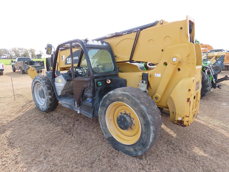 2017-caterpillar-tl1055d-image-10