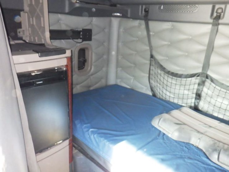 2019-freightliner-cascadia-125-image-20