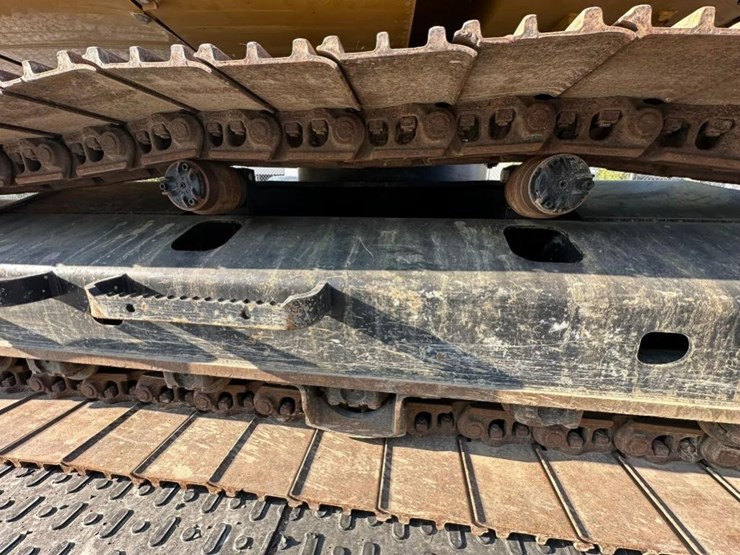 2021-caterpillar-320gc-image-11