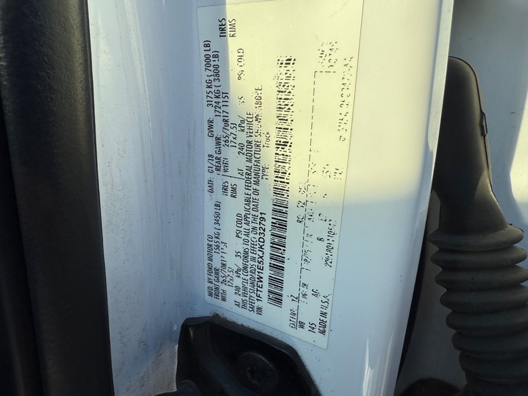 2018-ford-f150-xl-image-25