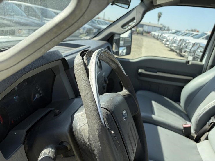 2011-ford-f250-image-16