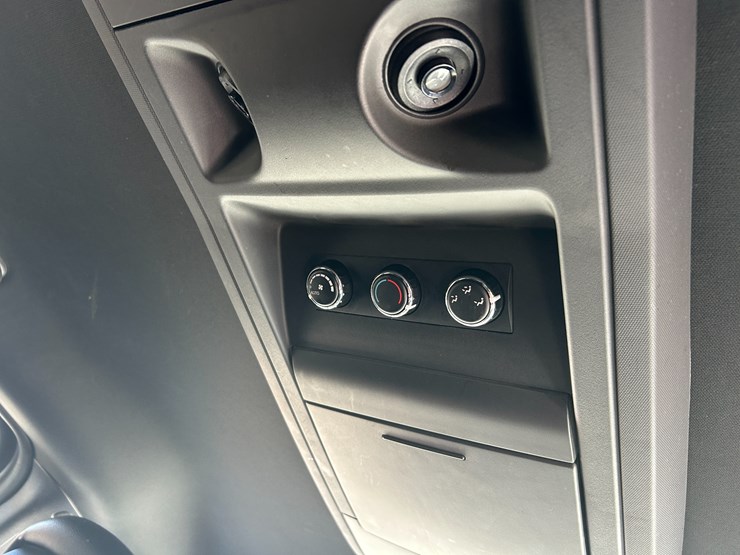 2018-dodge-grand-caravan-image-17