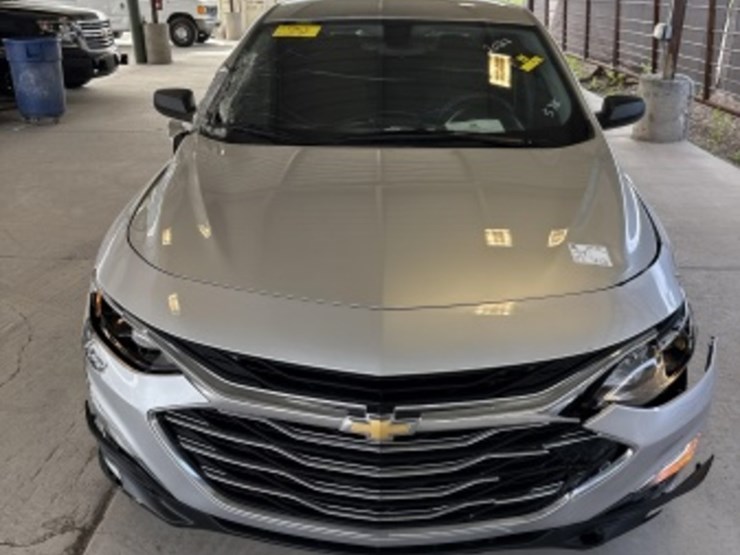 2021-chevrolet-malibu-ls-sdn-image-3