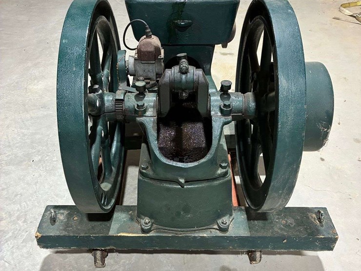 fairbanks-morse-z-style-b-hit-&-miss-stationary-engine-image-2
